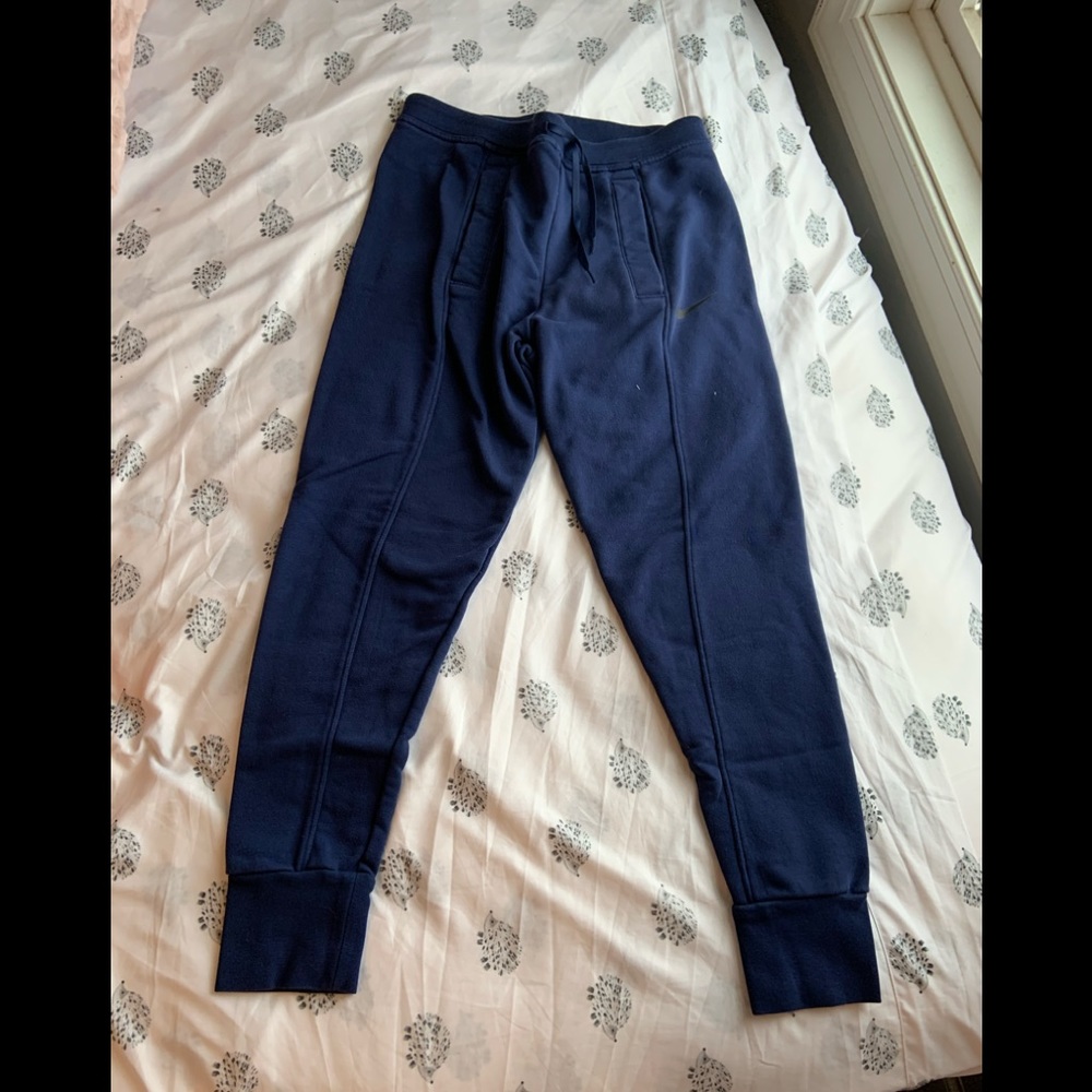 Nike joggers (like new)